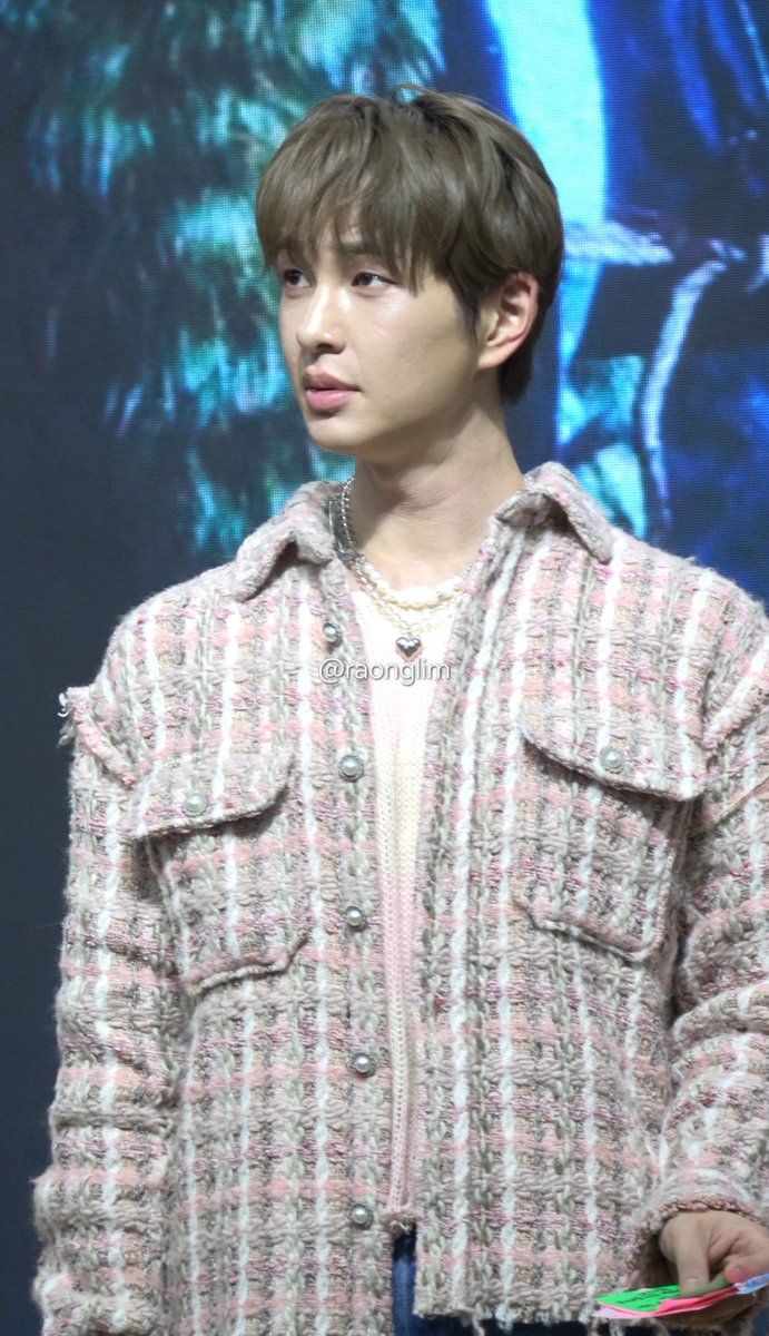 260315 메이크스타 온유 터프러브 팬싸인회

진짜 너무 터프하게 잘생겼다

#온유 #ONEW
#ONEW_TOUGH_LOVE #TOUGH_LOVE #터프러브