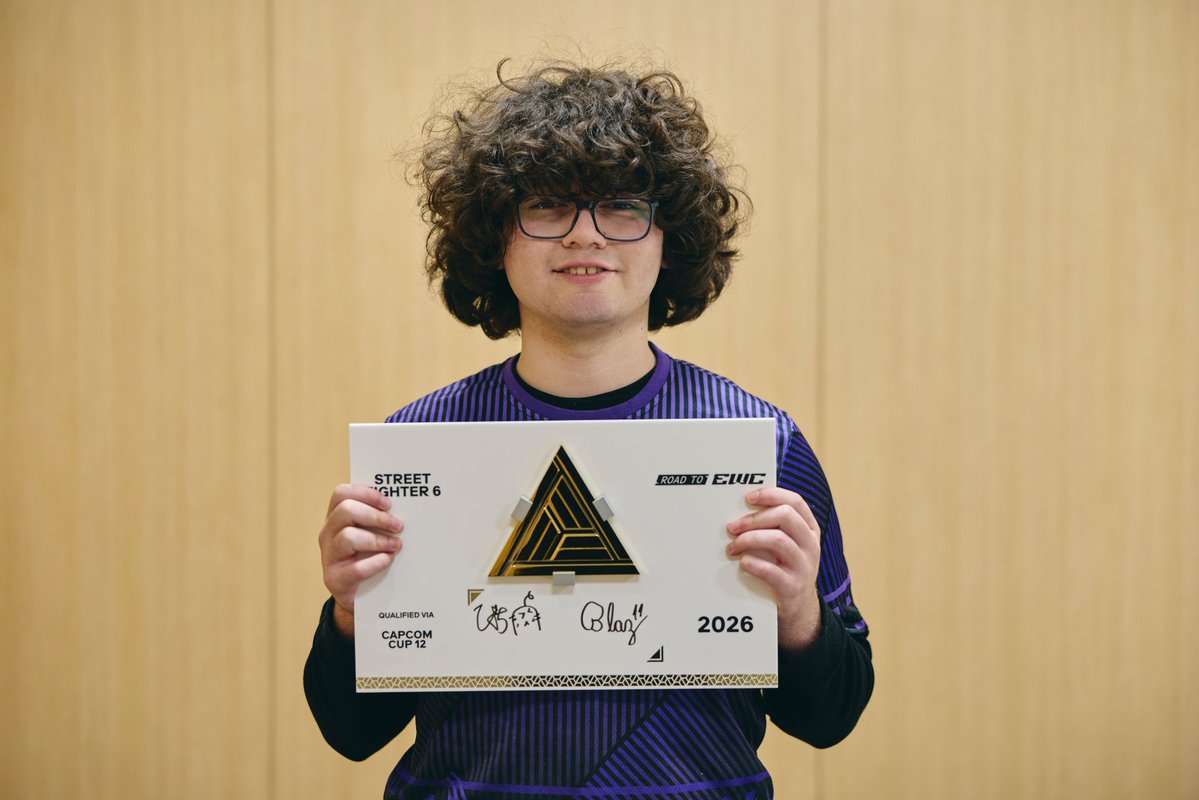 CAPCOM eSports tweet media