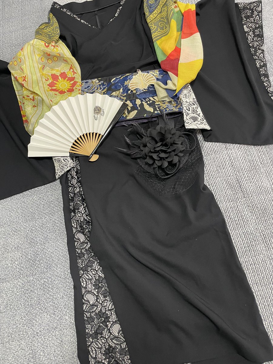 Sakura33749501's tweet photo. 党大会まで後2日なんで🍎コーデ。
青髪ショート✖️SOURAさんの着物👘帯
ベレー帽は現地調達よ。
林檎さん似のスタッフさんにライブ着て行くって伝えたらSOURAの良さを広めて欲しいって。
#椎名林檎党大会令和八年列島巡回 #SOURA https://t.co/pRkHLoSj1e