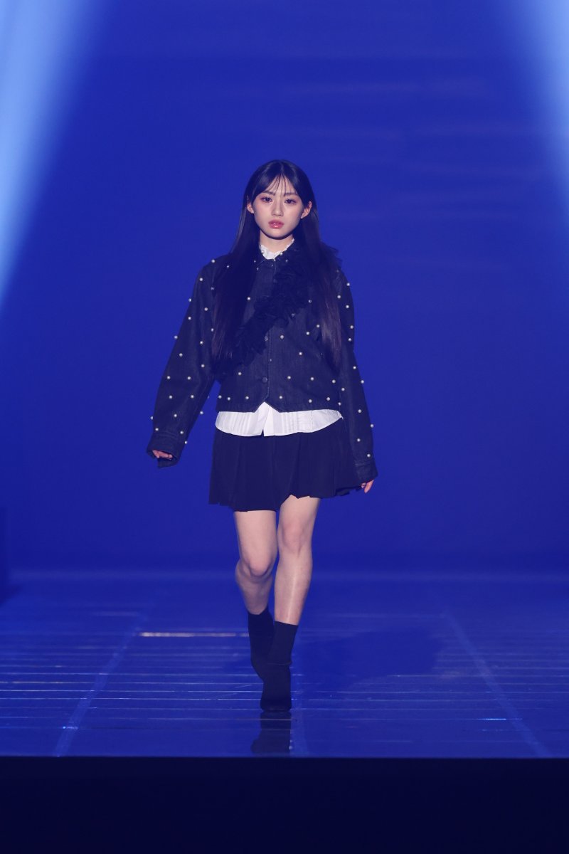 IDOL RUNWAY COLLECTION 2026💘】 乃木坂46川﨑桜 ドット柄ジャケット