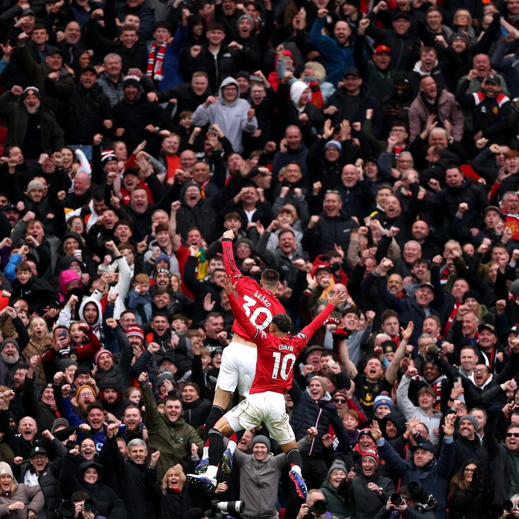 Any Manchester United fans here trying to grow and find mutuals?

Doesn’t matter if you have 0 followers.

Drop a hello and connect with football accounts.

Support each other with follow backs ❤️⚽