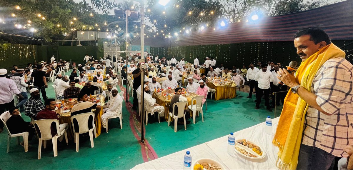sanjaynirupam's tweet image. शिवसेना अल्पसंख्यक विभाग द्वारा आयोजित दावत-ए-इफ़्तार मे आज शाम।
#Govandi
