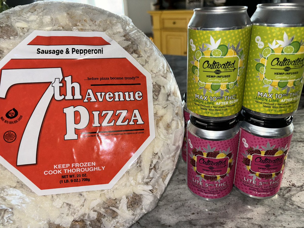 thebigsmooth1's tweet photo. @cultivated_cbd & @7thavenuepizza
Two great things that go great together ๐โ๐พ
#GETYOUSOME https://t.co/l6zRNGgBPT