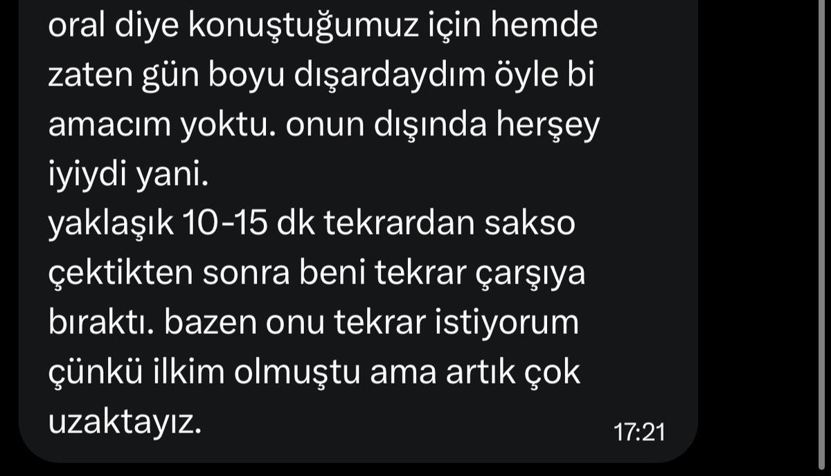 Arabada sakso çekip erkeğinin isteklerini yerine getirmiş😈