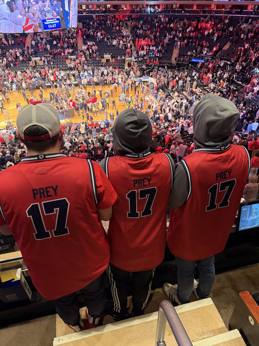 Dunder Mifflin tweet media