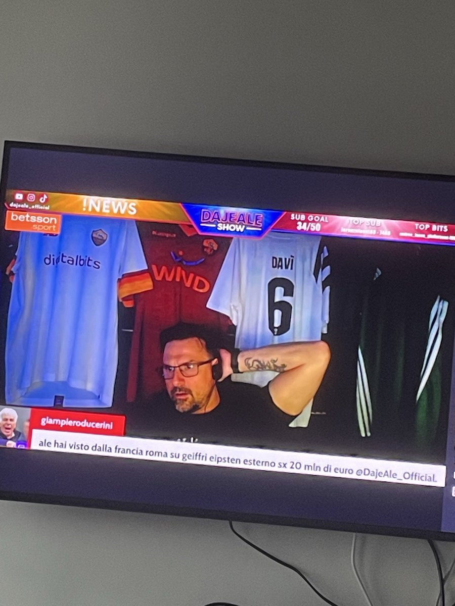 𝑫𝑨𝑽𝑰𝑫𝑬 tweet media