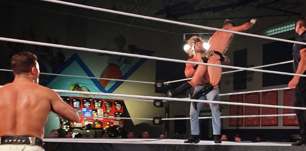 CarlosStoneking's tweet photo. @JacksonDrake03 Look out Doc that is not the toofFairy behind you ๐คฃ๐๐๐ @shiloh_wwe #NXTGAINESVILLE #WWENXT #WWE #TOOTHLESSAGGRESSION https://t.co/ArXaV0SKtZ