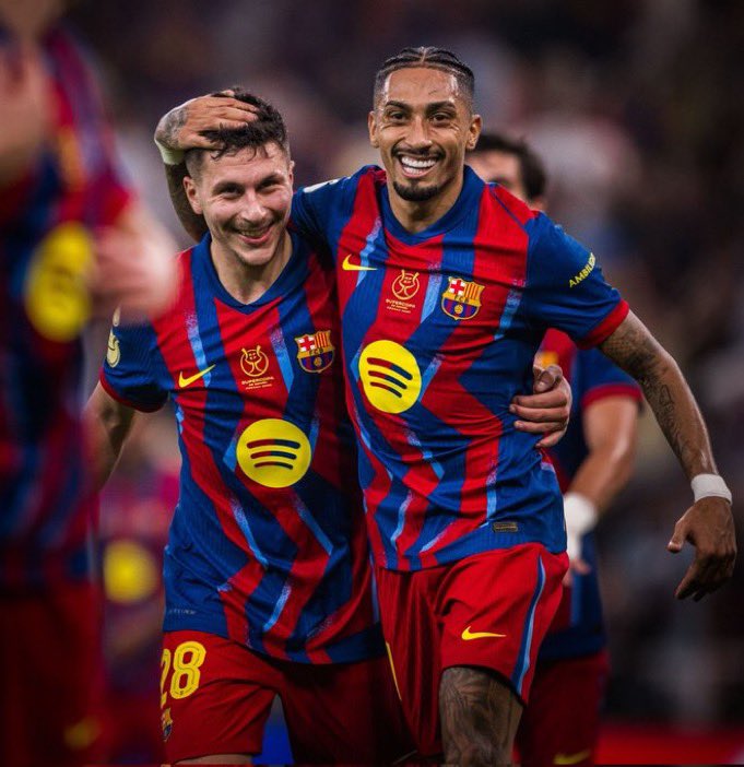 iamLatAnifowose's tweet photo. 🚨 🚨 Laliga Goal Rush
Barcelona vs Sevilla
Raphinha completes his hat-trick 🎩 in the 51’. ⚽️⚽️⚽️
FCB 4-1 SEV | #FCBSEV | Laliga https://t.co/HDAaid1pko