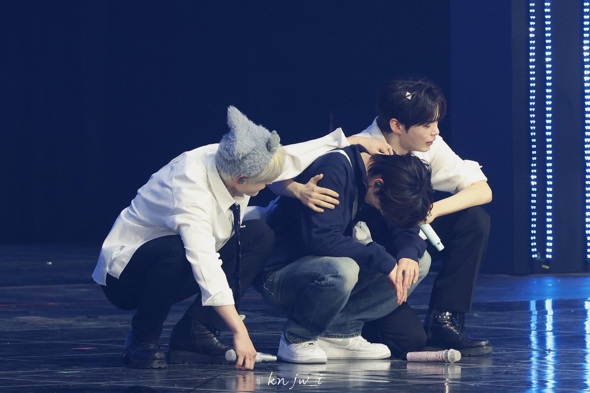 knjw_i's tweet photo. 260315 HERE&amp;NOW encore HQ

#김지웅 #KIMJIWOONG #제로베이스원 #ZEROBASEONE #ZB1 #キムジウン #한유진 #성한빈 https://t.co/4eig26GOM7