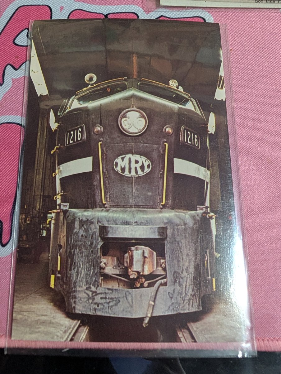 AshTheTrainCndr's tweet photo. Went down to Lancaster county to the antique shops. Found a bunch of train items! Definitely using these buttons for my cosplay. This patch is definitely a sign for something lol #trains #antique #lancaster #readinglines https://t.co/8f7QRvanzg