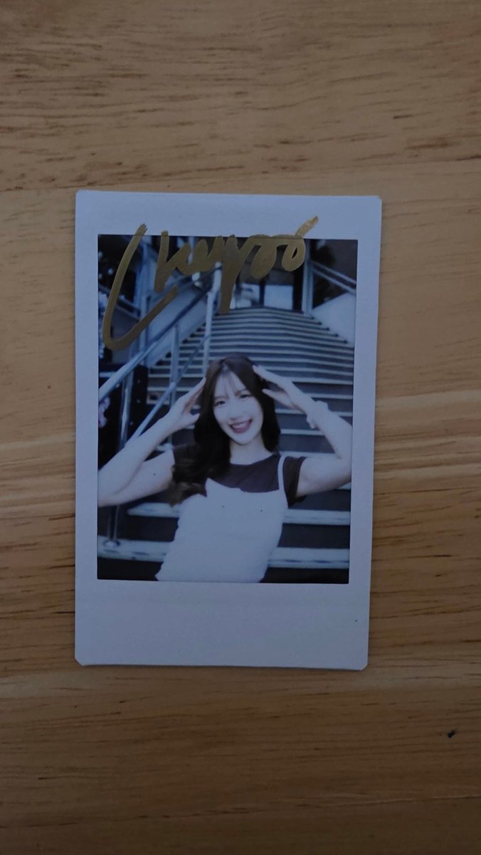 it_kingnoii's tweet photo. คิดถึงมากกก ไม่ค่อยได้หยิบมือถือขึ้นมาถ่ายเท่าไหร่ อาจเพราะไม่เจอกันนาน ค่อนข้างเขินแล้วก็ไม่กล้าคุย555 แต่ก็แฮปปี้~ ดีใจที่เห็นน้องแชมสบายดี มีโอกาสก็อยากเจอกันอีกบ่อยๆเลยนะะ
ปล.ขึ้นไปถ่ายรูปทำท่าบ๊อกแบ๊ก สุ่มรูปโพลารอยด์ก็ได้ท่านิ5555🐶✨️
#ChampooKodcha
#ChapterxChampoo https://t.co/fuBZT8MvUx