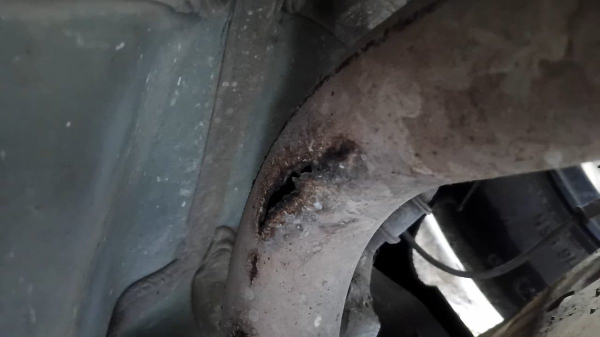 LIlluminations's tweet photo. .@KiaInd @kiacareindia pathetic service, silencer decomposed in 3 years and not being replaced under warranty, harassed by service centre. No response from your side even after so many mails and calls. Unsatisfied customer not going to recommend kia to anyone. https://t.co/oj36CpXWII