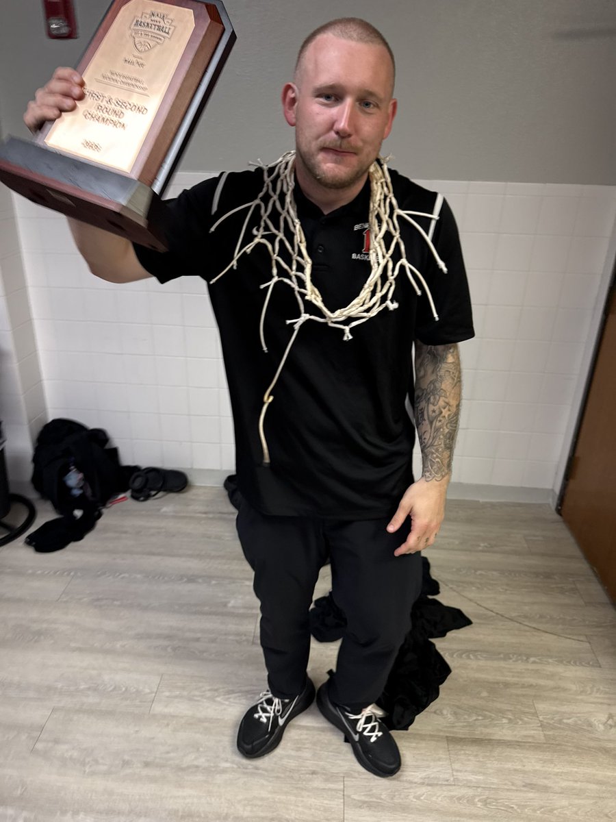 Zach Cave tweet media