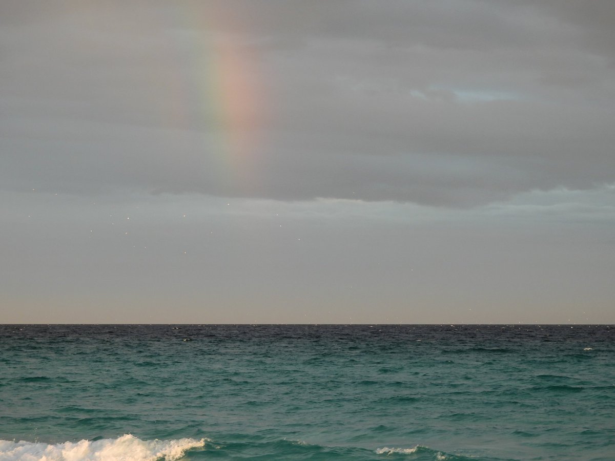 TonySides's tweet photo. Opals Beach yesterday afternoon @spann https://t.co/96HP5p8N9H