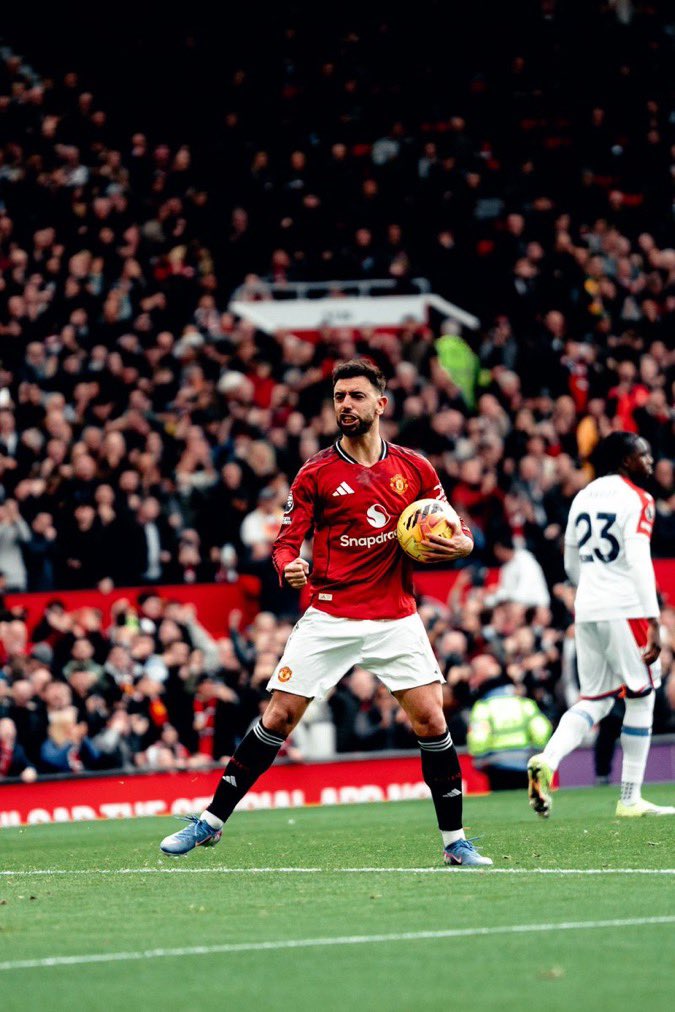ZaleUTD's tweet photo. Y’a aucun argument qui met un autre joueur devant Bruno pour le joueur de la saison en Premier LEAGUE et je suis très prêt à débattre. https://t.co/ObLmSe7HRD