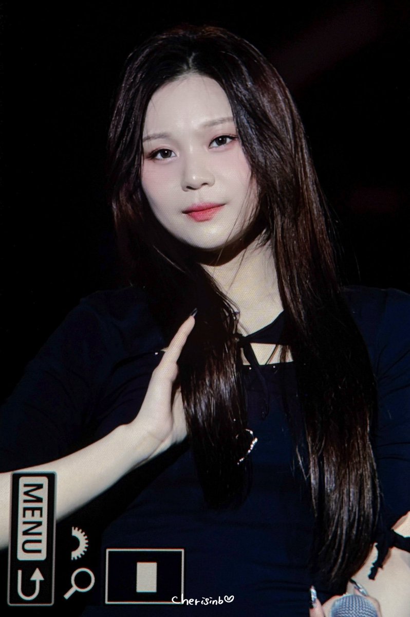 cherisinb tweet media