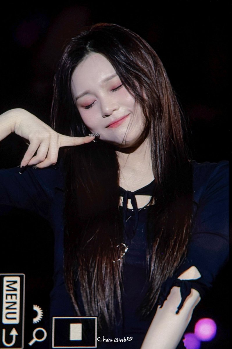 cherisinb tweet media