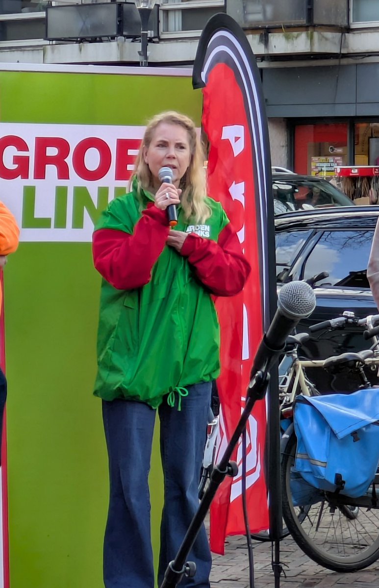 jeanine r van ooijen / @jeevanooijen.bsky.social tweet media