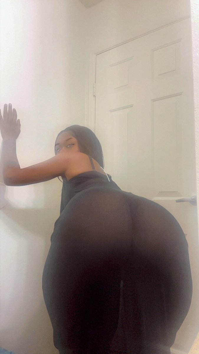 Cakess_304's tweet photo. I’m In Milwaukee Fwm! 🍆💦 

#milwakee #Meetup https://t.co/c3AZyyDhck