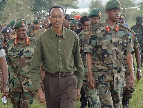 shinani1's tweet image. Here is the Hitler of Africa a.k.a Paul Kagame (@paulkagame) surrounded by his Nazi #RPF a.k.a #RDF soldiers (⁦@RwandaMoD⁩). When it comes to genocide of fellow Africans, #Rwanda soldiers are second to none.