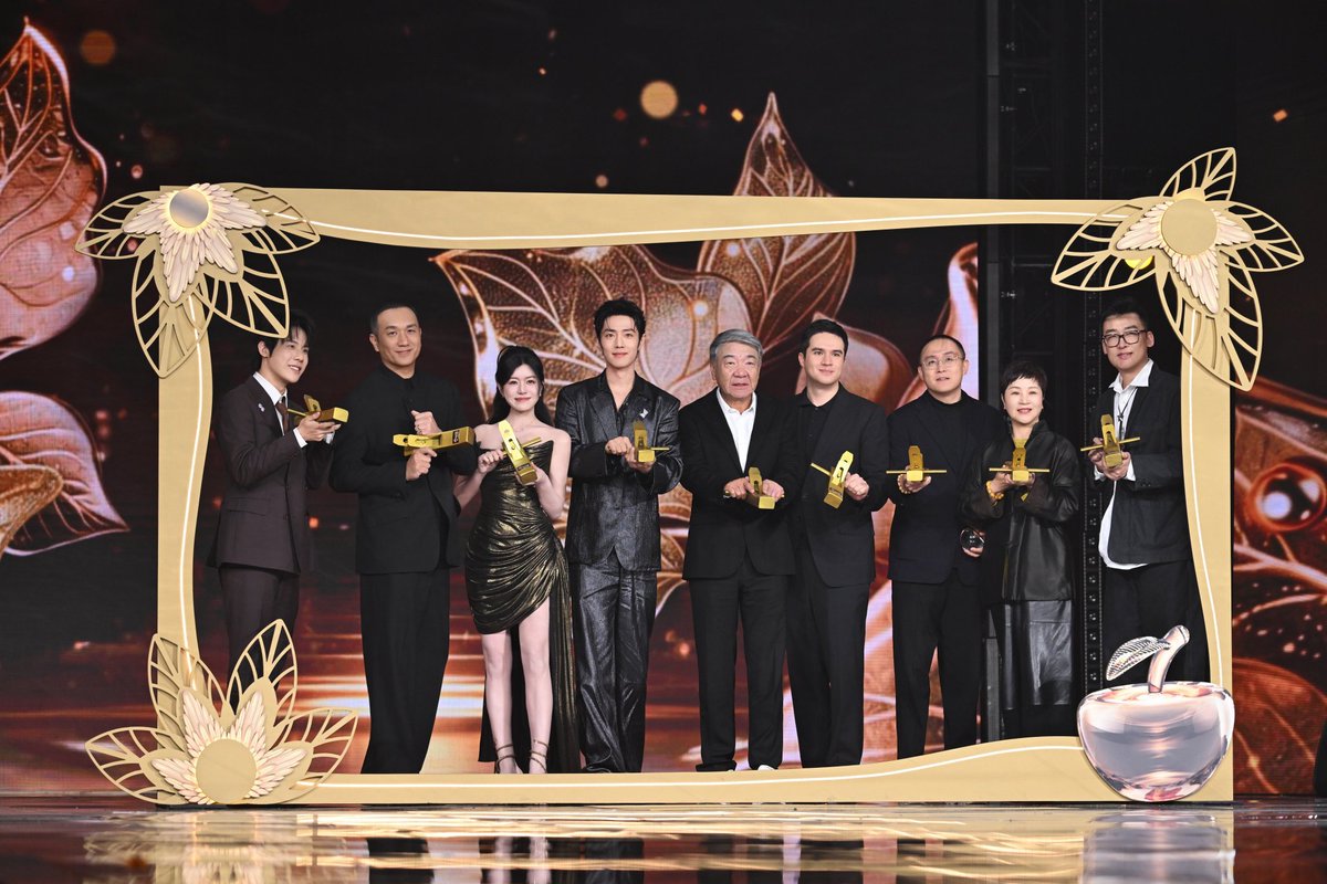 XFXSriLanka's tweet photo. 2026.03.15 | SMG Television Series Quality Awards Weibo update:

"Legend of Zang Hai" jointly won the "Annual Quality Model Drama" award, demonstrating its dedication and sincerity in creating a high-quality drama.

SMG BEST ACTOR XIAO ZHAN
#XiaoZhanOutstandingActorOTY https://t.co/5uxxNOlY1y