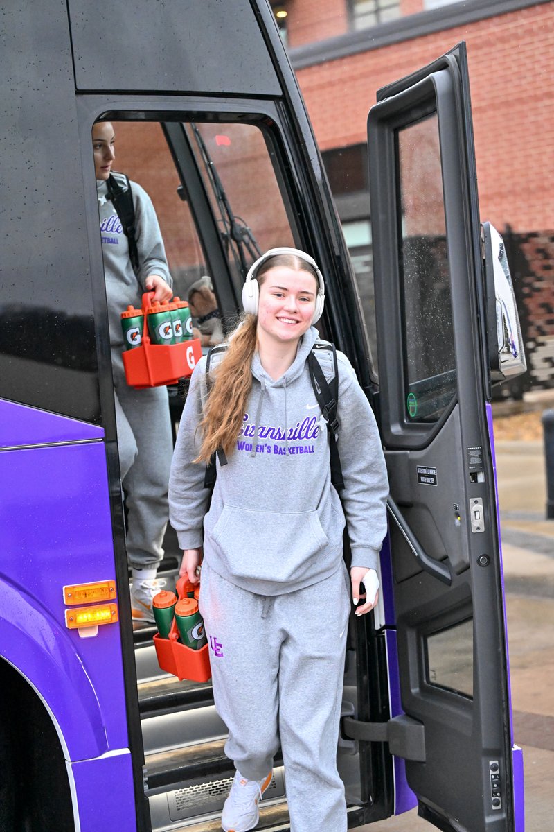 UEAthletics_WBB's tweet image. In the building 

🏀 #ForTheAces x #PlayToWin