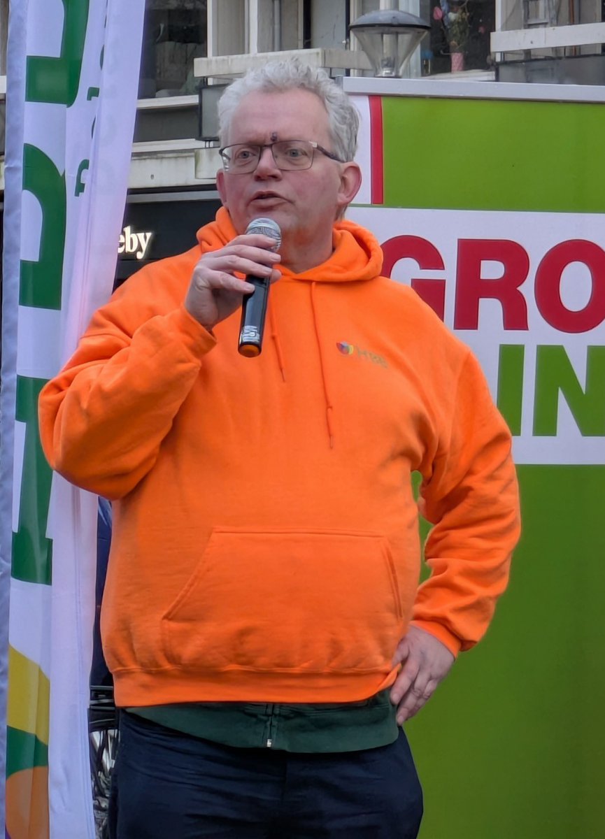 jeanine r van ooijen / @jeevanooijen.bsky.social tweet media