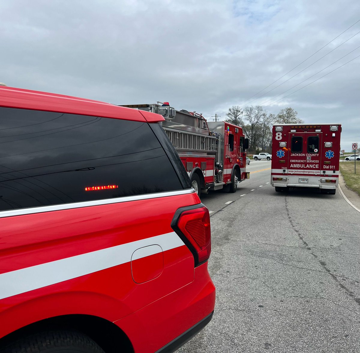 WestJacksonFire's tweet photo. MVC: Hwy 124/Hwy 332 has road blockage. https://t.co/Q1EtQbZ1cS