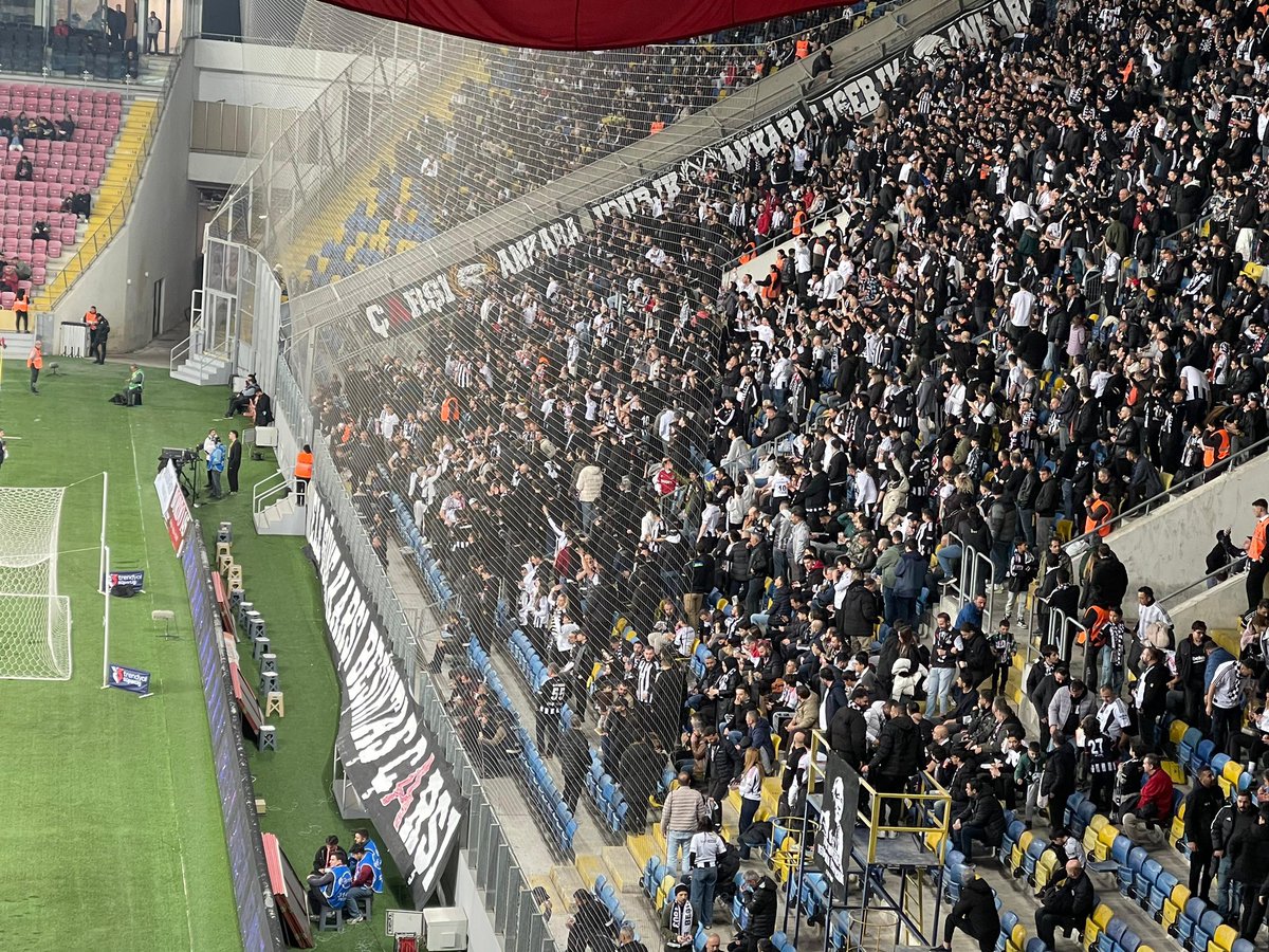 cArsiAnkara's tweet photo. ELE GÜNE KARŞI BEŞİKTAŞ Ç🅰️RŞI! https://t.co/rVF8lJAfVj