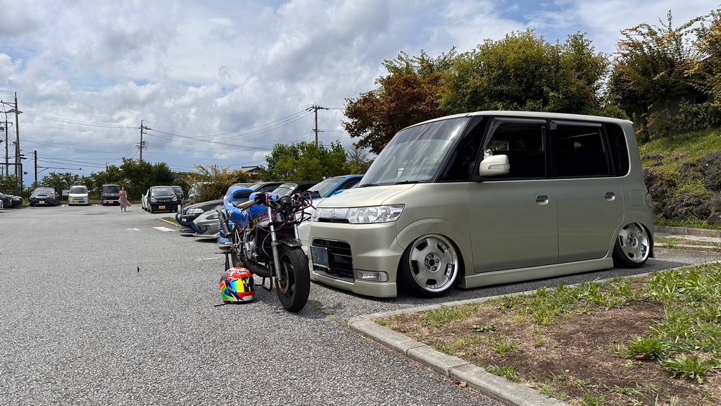 そーいえば！また350納車しましたァ
またまたタント乗りの方ダイハツ乗りの方よろしくお願いします！！
次の足セットは前のタント比にならないぐらいかな🤭