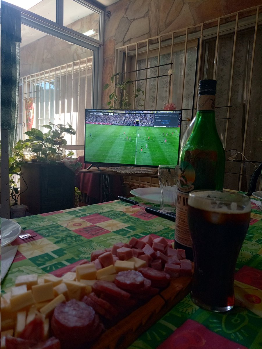 Flor Checchi tweet media