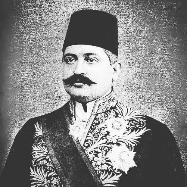 “Vatan benim ölümümle bir şey kaybedecek değildir. Bir Talat gider, bin Talat yetişir!”
15 Mart 1921 - Talat Paşa
Rahmet ve saygıyla...
 Talat Paşa 100 sene önce bugün 47 yaşındayken Sogomon Tehliryan adlı bir Ermeni tarafından vurularak öldürüldü. #talatpaşa