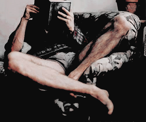 SlLVERNURSlNG's tweet photo. no seduction, just sunday because I'm hungover and tired. https://t.co/WFVDfXP6L9