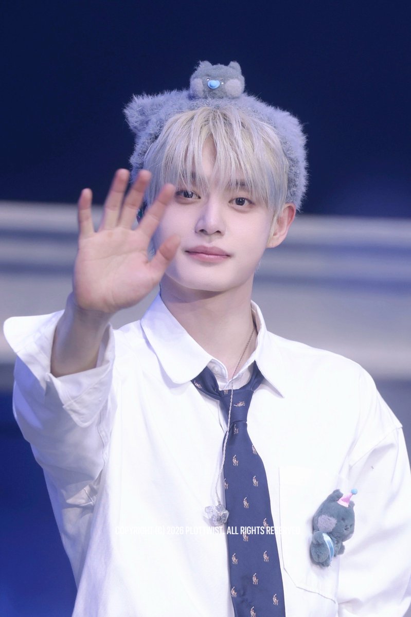 Plo𝒕𝒕wist tweet media