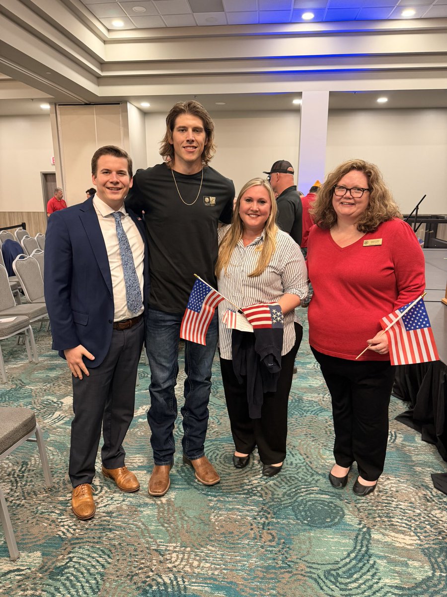PatronisFL's tweet photo. Yesterday, my staff attended the welcome home celebration for hometown hero and Army veteran Hunter Girdner, organized by @michellesalzman.

While serving in support of Operation Epic Fury alongside the U.S. Army, Hunter was critically wounded after bravely running back into danger to rescue a teammate who had been left behind. His courage and selflessness in that moment reflect the very best of the American spirit.

After undergoing multiple surgeries at Walter Reed Army Medical Center, Hunter has finally returned home to Northwest Florida, where his community was proud to welcome him back.

Welcome home, Hunter. Thank you for your service, your sacrifice, and your bravery. 🇺🇸