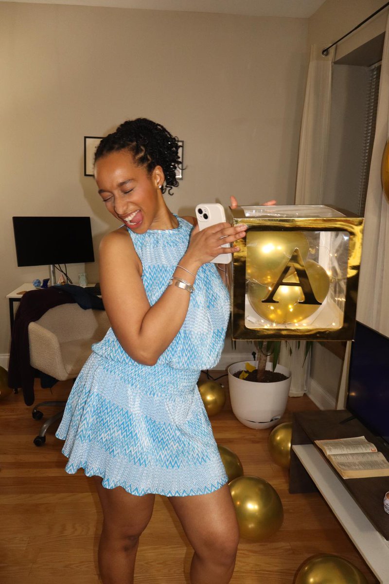 Ms. MBA 😚 tweet media