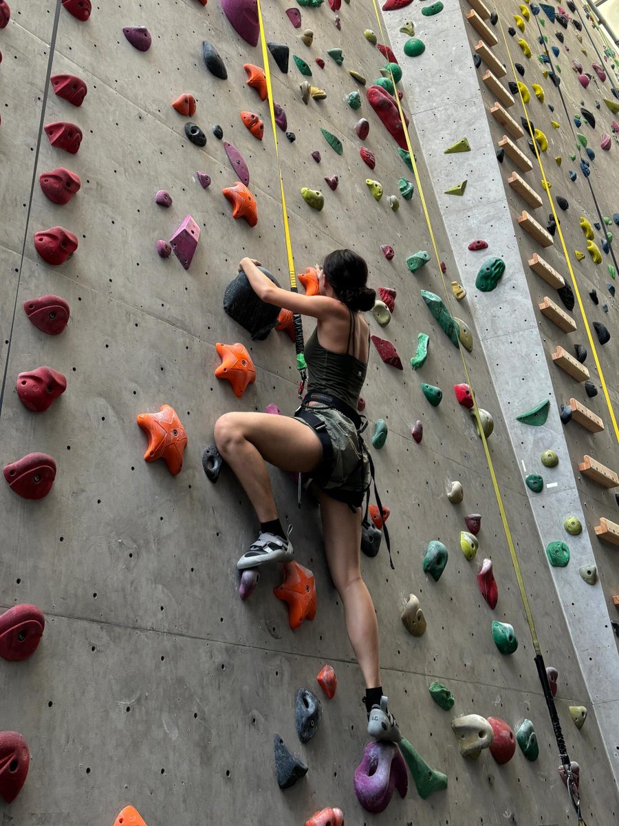 GoCavs4319's tweet image. Find the hold.
Make the move.
#Bouldering #ClimbingLife #IndoorClimbing #ClimbMore #ClimbingGym