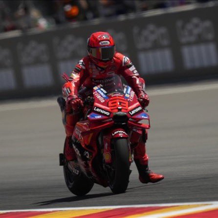 Fatih Altaylı: “MotoGP’yi Türkiye’ye getirmek için CEO’su ile yemeğe gittik. 

CEO bana ‘Son görüşmede yoktunuz’ dedi. ‘Evet, hapisteydim’ deyince adam fenalık geçirdi. 

Çünkü onların mantığında hapse girdiysen çok ağır bir suç işlemiş olman gerekiyor.”