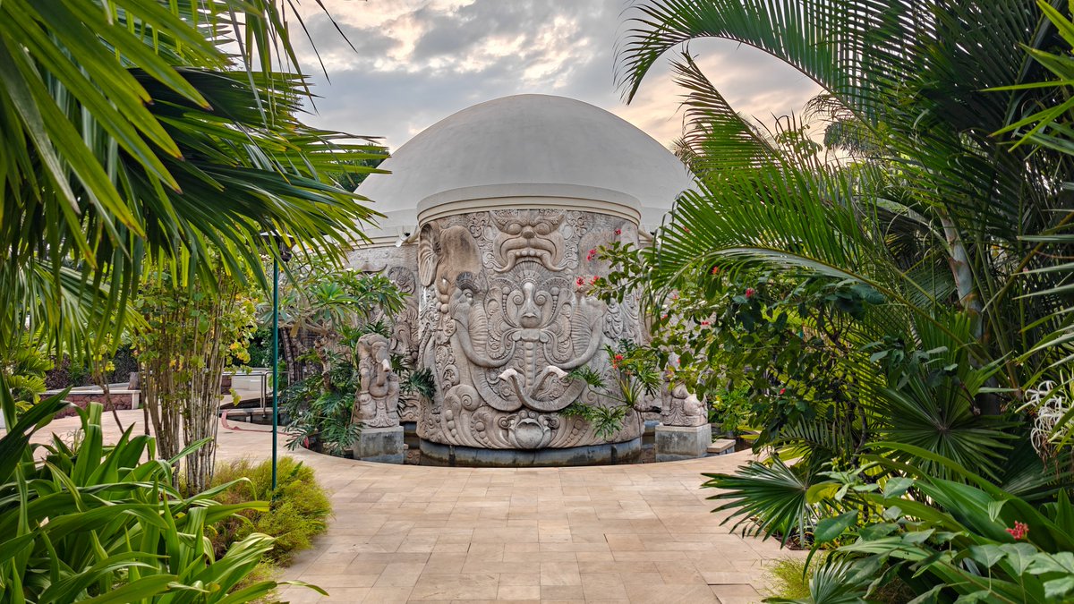creditkeeda's tweet photo. If you have a Taj Epicure free night or some Amex Taj vouchers stacked up, Taj Bekal can be one of the best places to use them. 🤩

Backwaters, beaches, green lawns and total peace.

In the review:
🚕 How to reach Taj Bekal
🛏️ Room experience (with plunge pool)
🍽️ Dining experience
🌴 Things to do around the property
💳 How we managed a 2-night stay for almost nothing using points and vouchers

Full review now live.
Link in the comments. 👇

#ccgeek #ccgeeks #ck #creditkeeda
