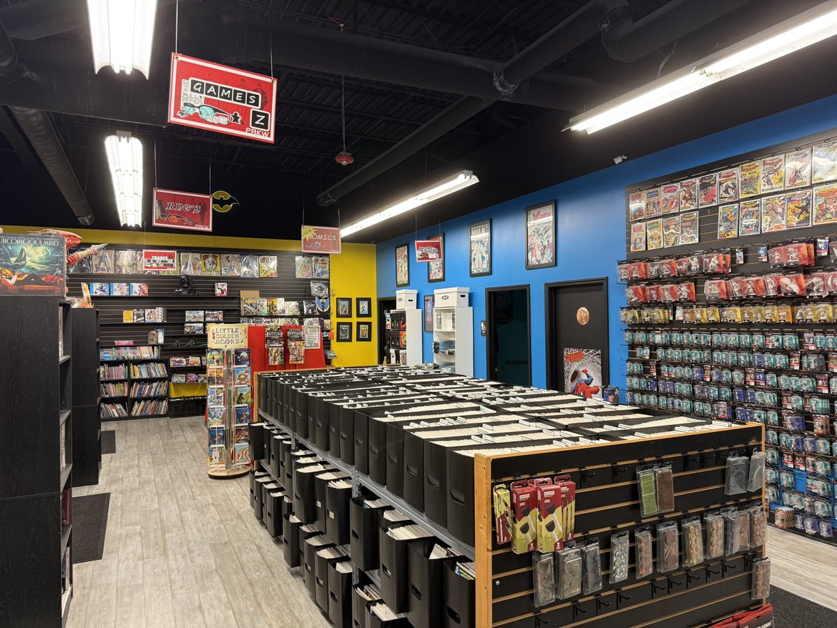 SuperPoweredPop's tweet photo. Parker Banner Kent &amp; Wayne - Comics &amp; Games is our choice for vintage comics, new comics, &amp; gaming. 

Head over to 21500 Catawba Ave, Suite A, Cornelius, NC 7 Days A Week, &amp; bring a friend/family!

#comics #gaming #comicbookstore #NorthCarolina #boardgames @PBKW https://t.co/1pWwomImrO