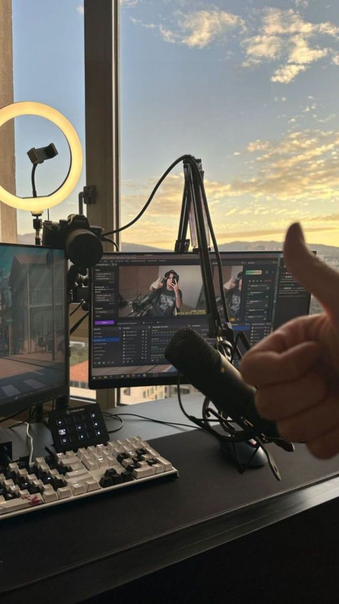 「 NUMA ᄊ partenogay 💐 」 tweet media