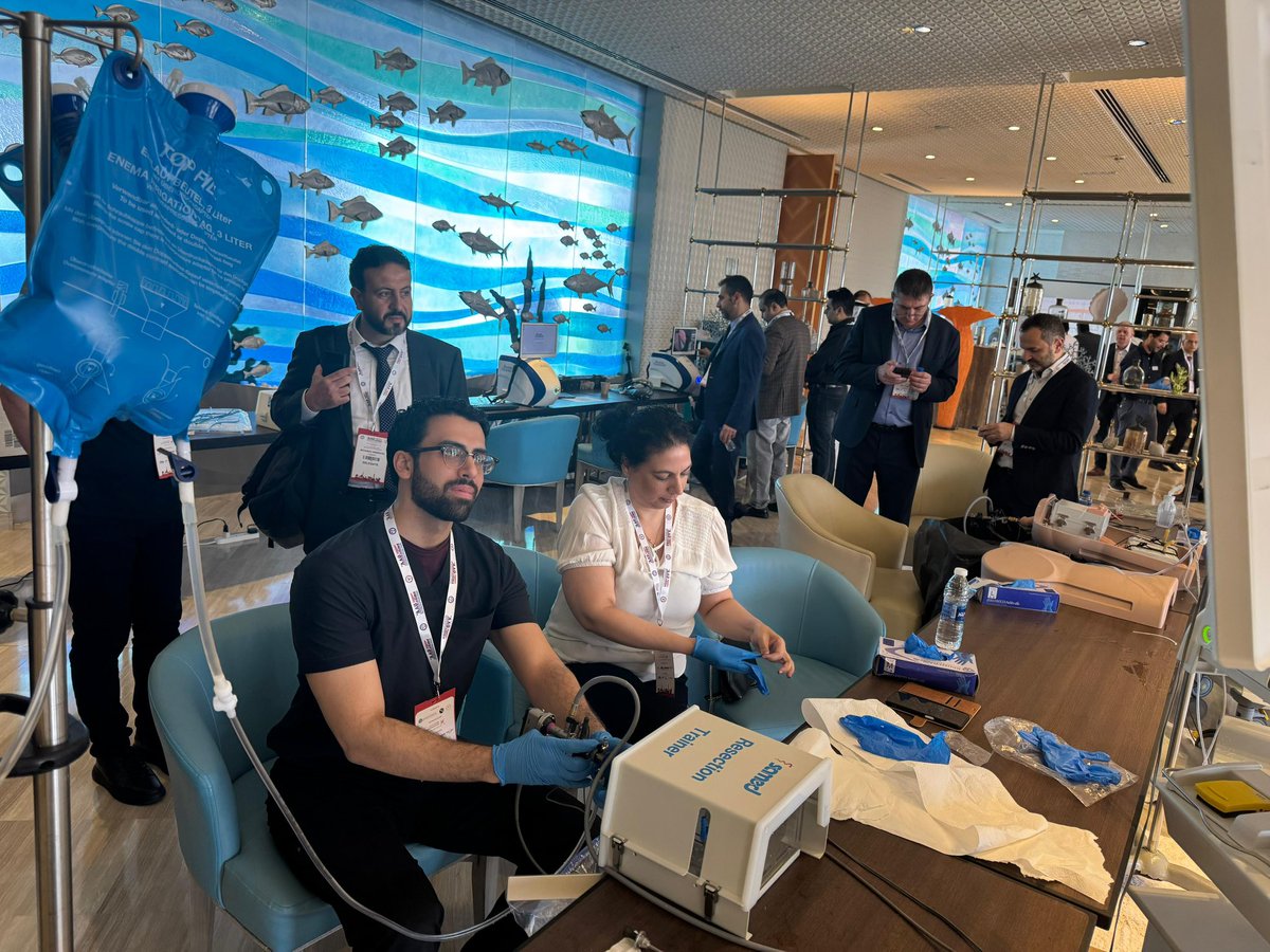 القطاع الصحي QU Health Sector tweet media