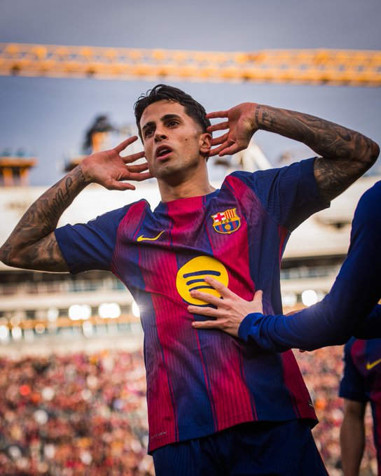 Faites du bruit pour ce 'golazo' de João Cancelo ! 🇵🇹 #BarçaSevilla (5-1)