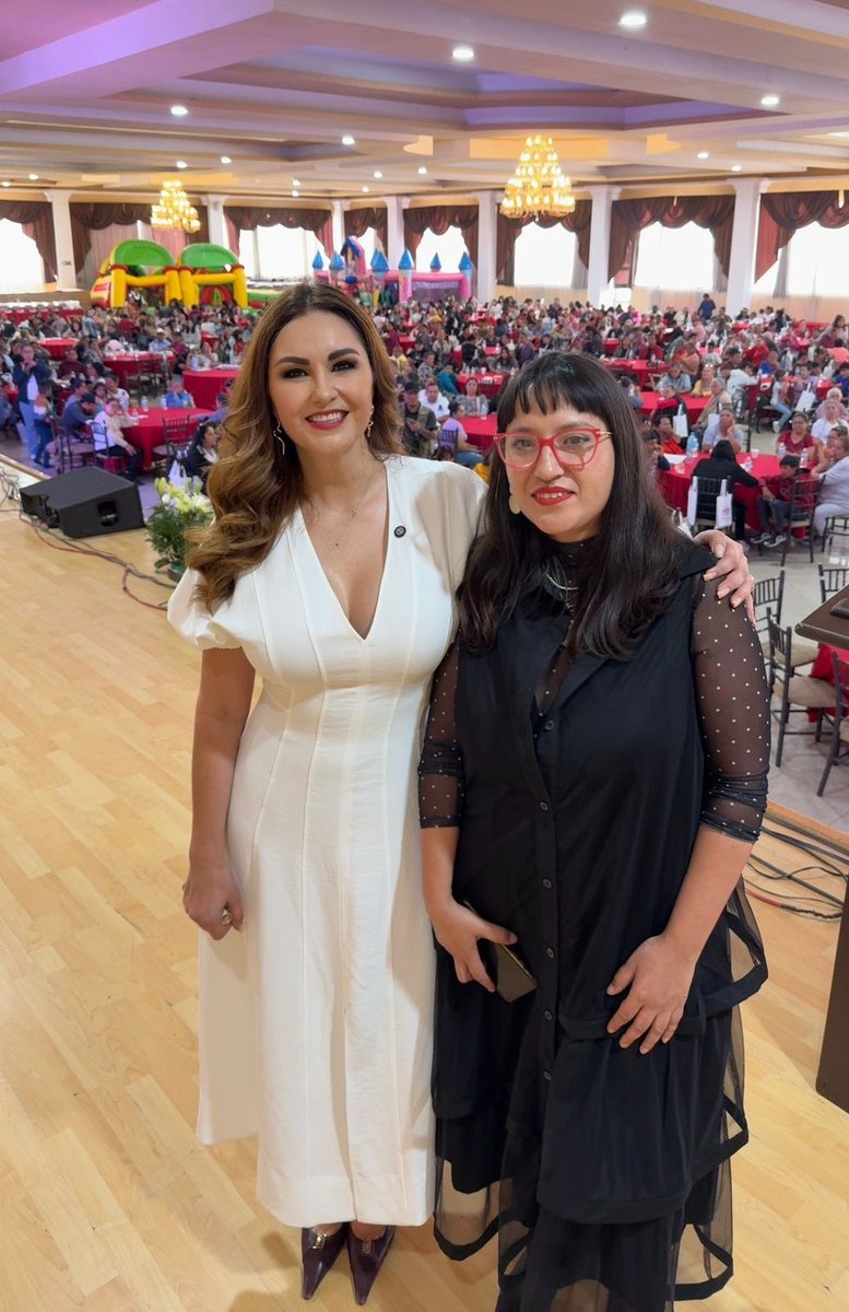 <a href="/ptzacoficial/">PT Zacatecas</a> congregó a más de mil mujeres en su evento #EsTiempoDeMujeres donde <a href="/emiliapesci/">Emilia Pesci</a> habló de “Feminismo popular y construcción de poder” y <a href="/geovanna_b/">Geovanna Bañuelos</a> destacó avances en derechos, pero alertó sobre la violencia de género y la brecha salarial.
#PTesla4T