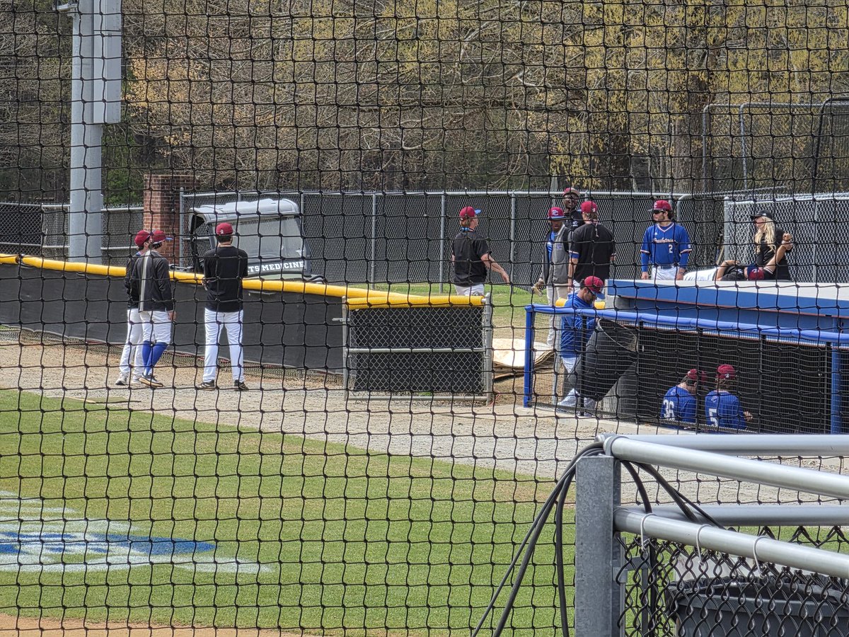 schrayguy's tweet image. We've got college baseball on tap. The Bulldogs are in Clinton.

⚾️ UNCA Bulldogs
🆚️ Presby Blue Hose
🎙 @Schrayguy
🎙 Aiden Pender
🕖 1:00pm Start
🎥 bit.ly/4bqMA9Uq0
📍 Clinton, S.C.

Join us live now on ESPN for baseball. We'll have a blast.

#Baseball #Broadcast