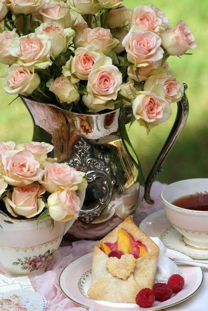 LassBooks's tweet photo. Photo courtesy of Tea Cups and Cupcakes https://t.co/CbfEdEZEYW