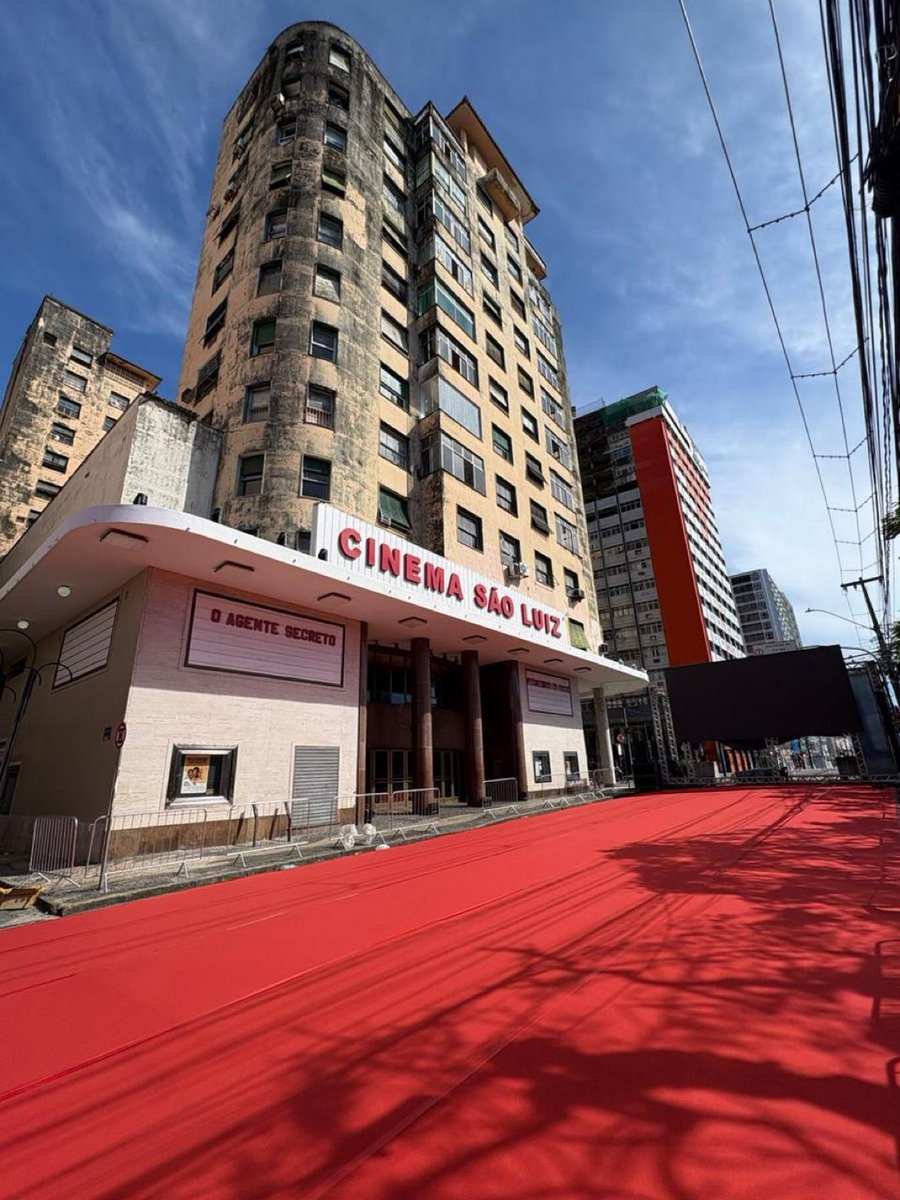 recifeordinario's tweet photo. A rua do Cinema São Luiz, o Oscar vai ser nosso! 🥹🤏🏽 https://t.co/vFrV9mxofz