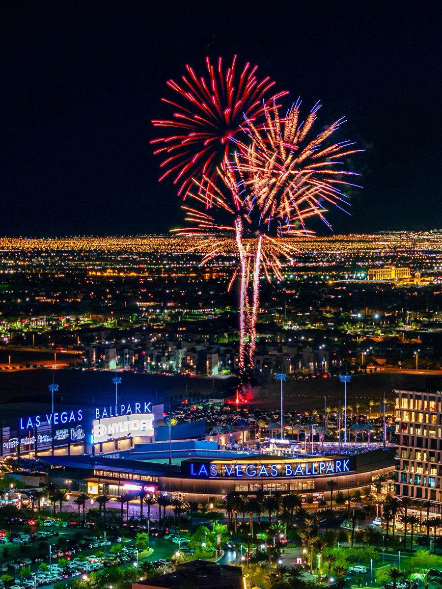 Downtown Summerlin tweet media