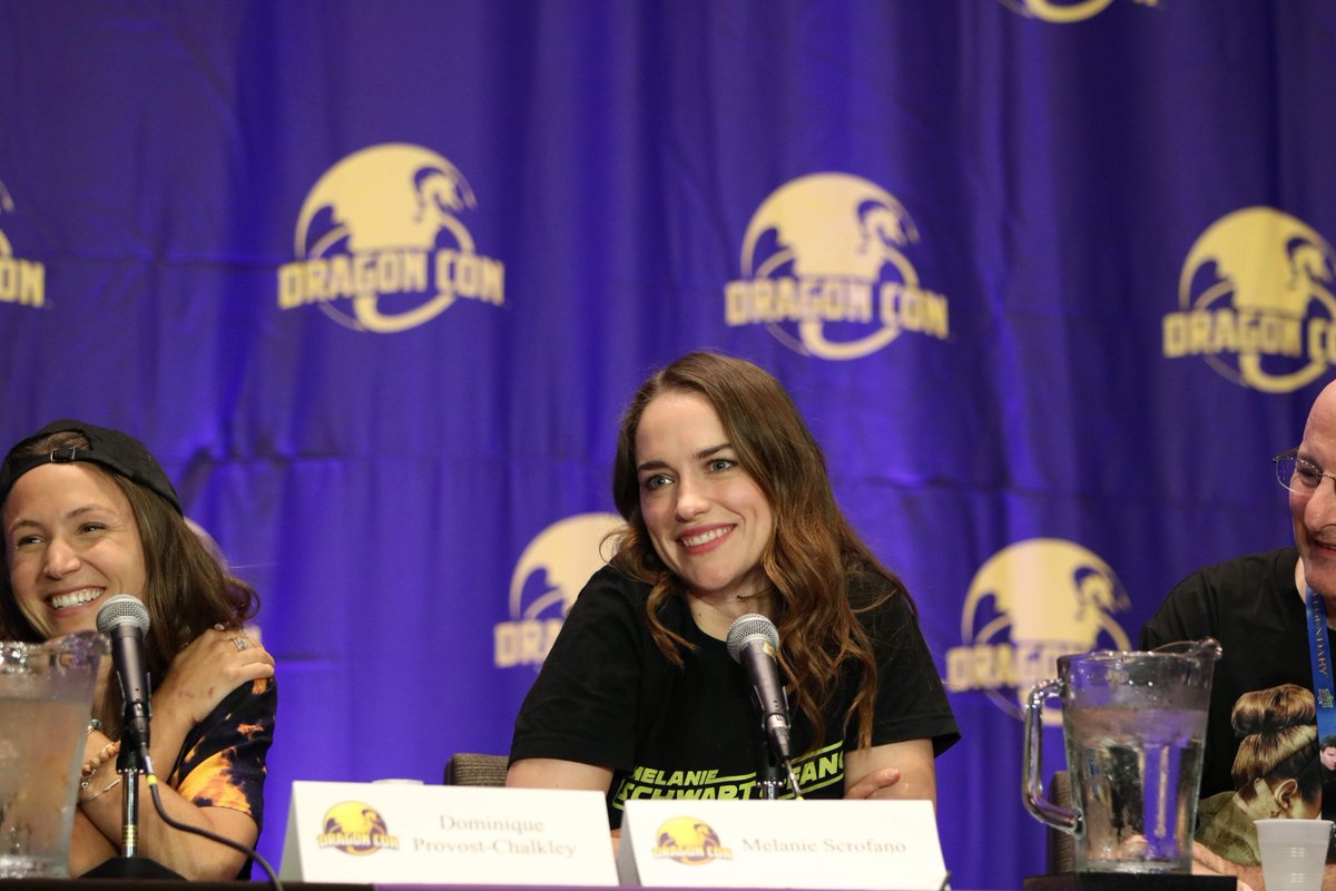 WynonnaEarpPod's tweet image. From the #DragonCon 2019 #WynonnaEarp cast panel that I moderated. #EarpSistersSunday