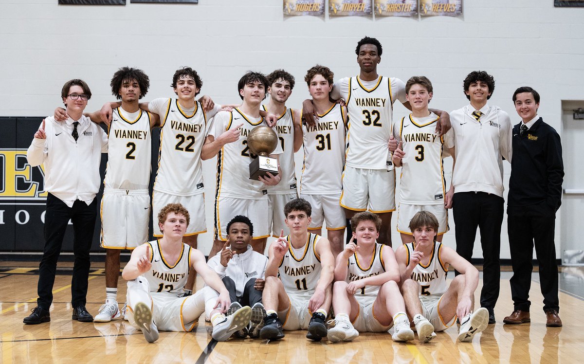 Vianney Basketball tweet media